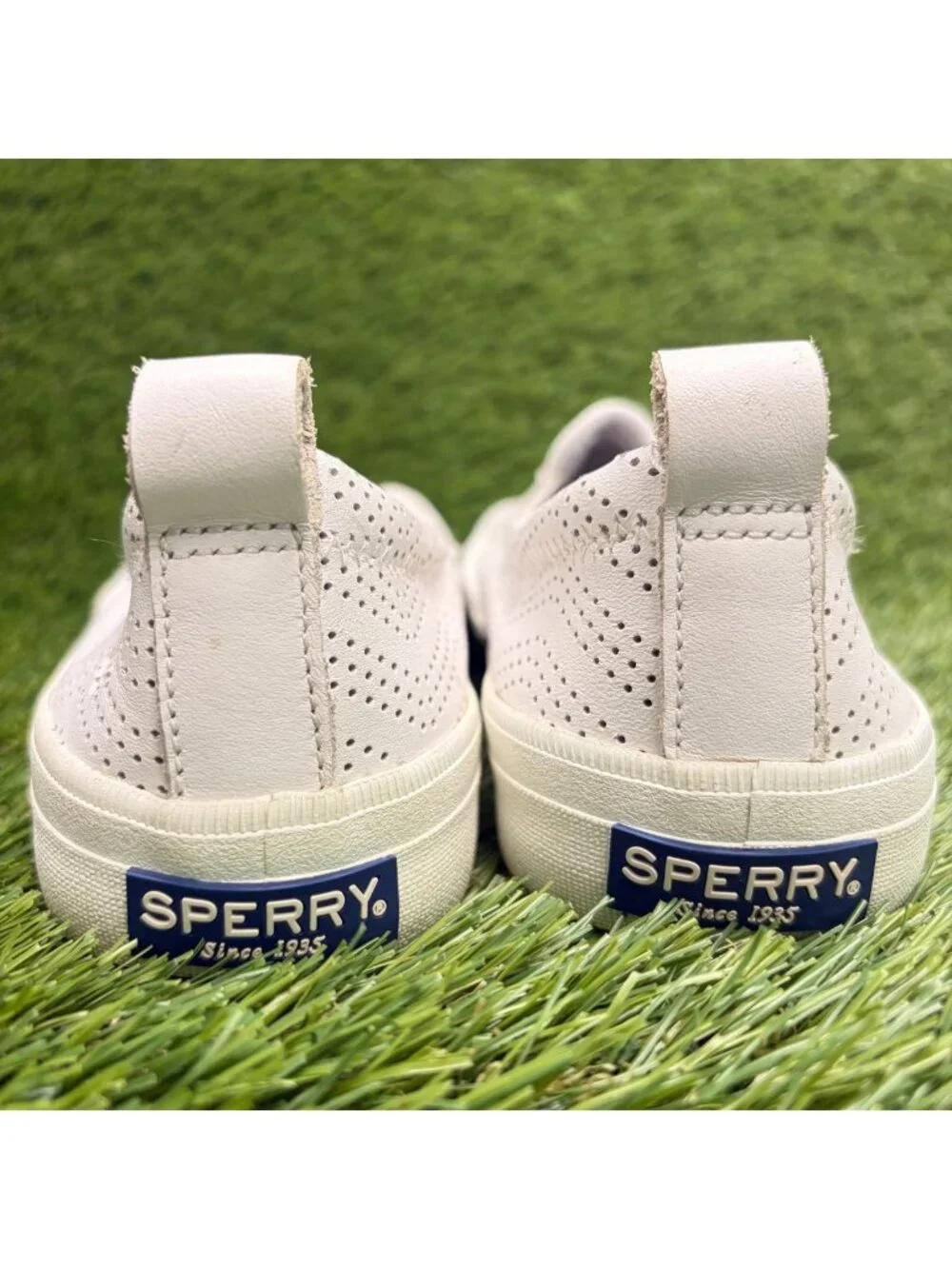 Sperry Crest Twin Gore Womens Size 7 White Perforated Leather Slip On Shoes